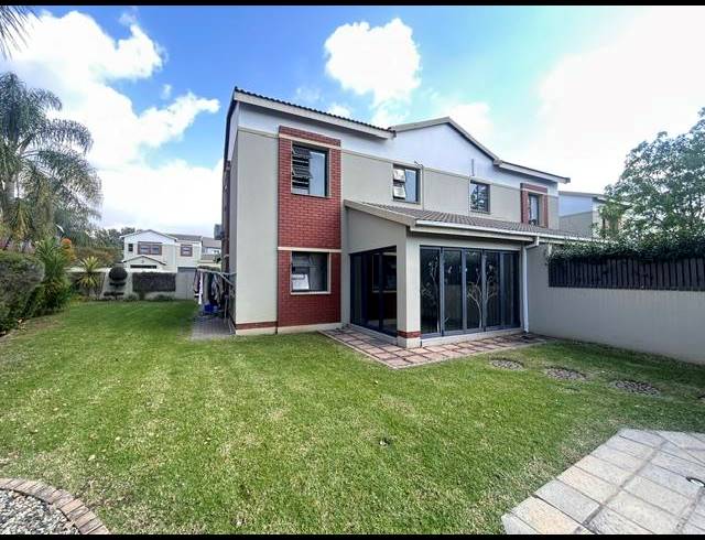 3 BEDROOM TOWNHOUSE FOR SALE IN EQUESTRIA